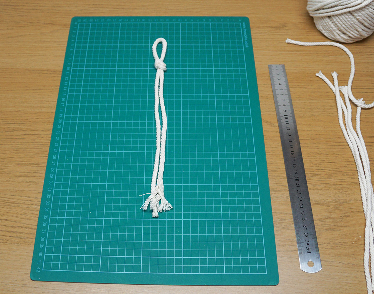Macrame Feather 3.jpg