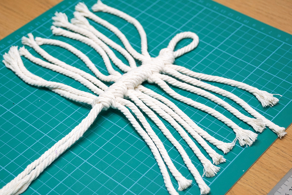 Macrame Feather 31.jpg