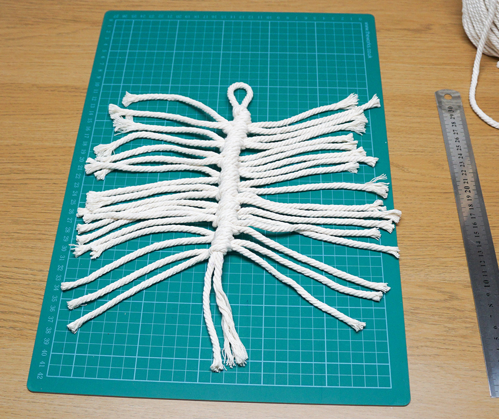 Macrame Feather 33.jpg