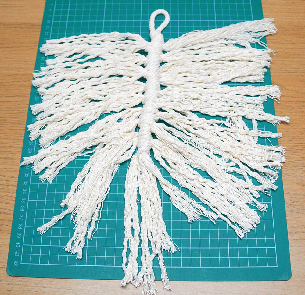Macrame Feather 37.jpg