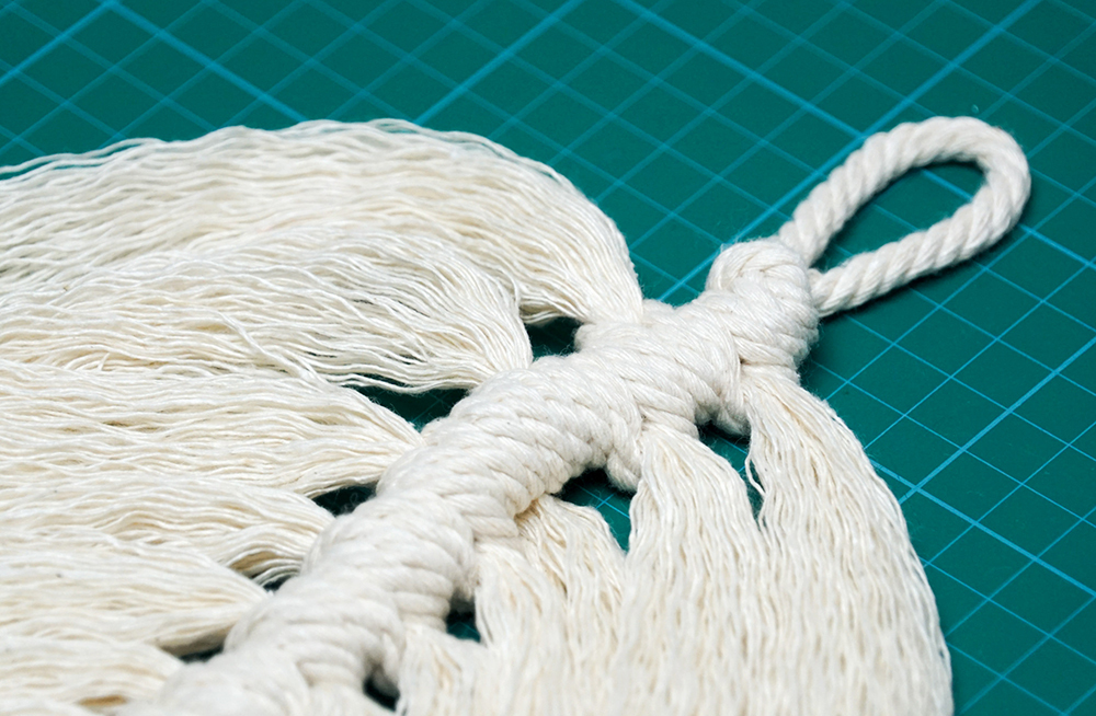 Macrame Feather 39.jpg