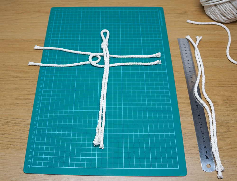 Macrame Feather 7.jpg