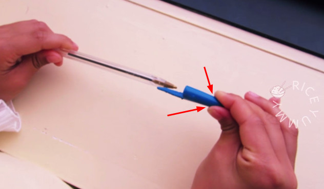 Magnetic_pen_cap_trick_4-3.jpg