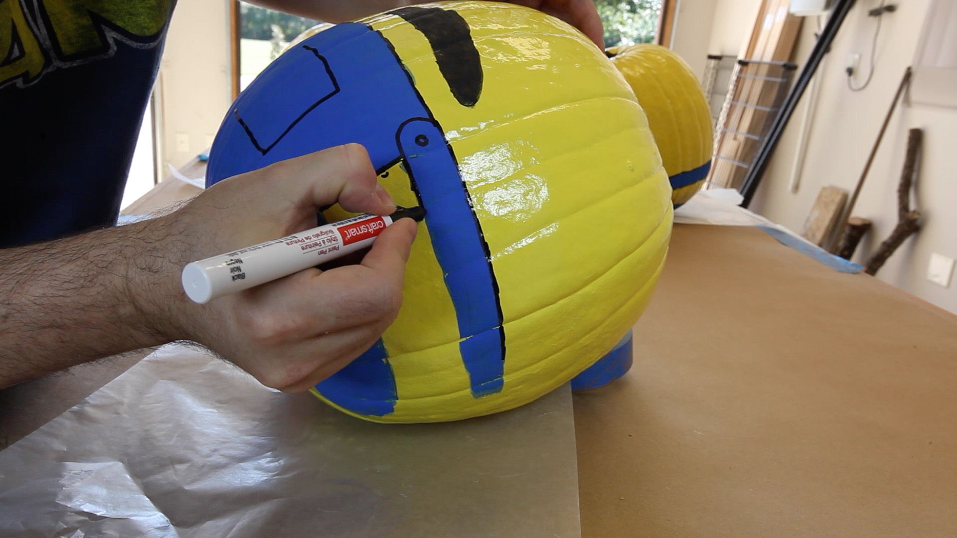 Make Minion Pumpkins for Halloween 0015.jpg