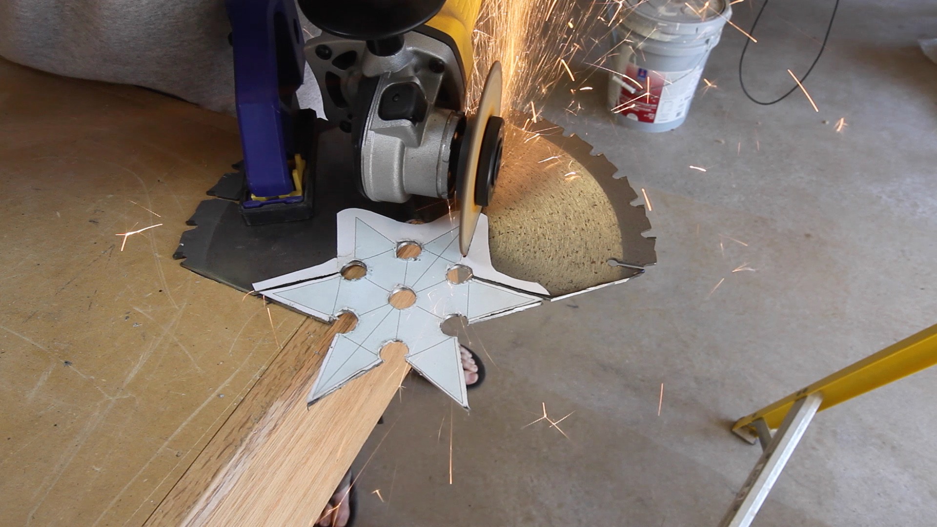 Make a Throwing Star from a Saw Blade 0010.jpg