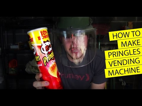 Make a Vending machine with a Pringles Can! Pringles life hacks! DIY Pringles can dispenser!