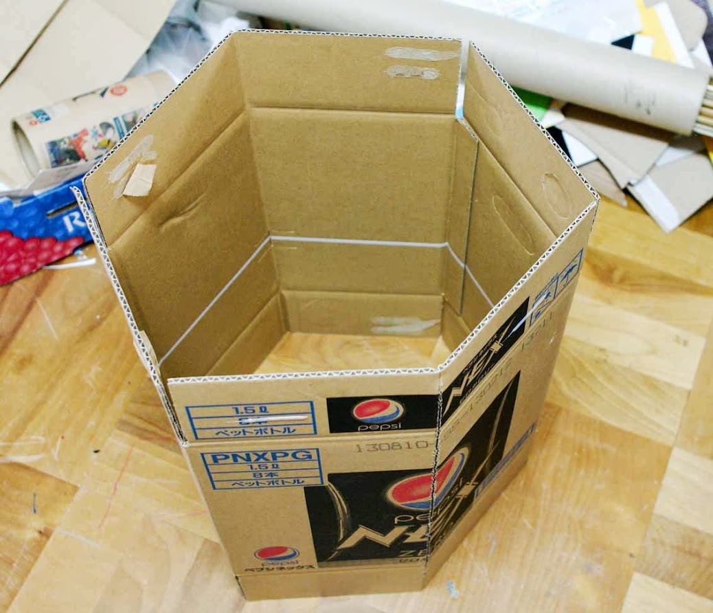 Makedo-Cardboard-Storage-Unit-04-fold.jpg