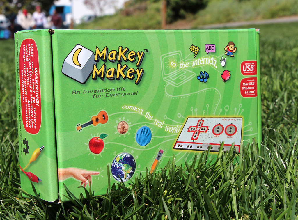 Makey_Makey_Box_d43e5936-8888-4c42-8616-ade068bc9dc6_1024x1024.JPG