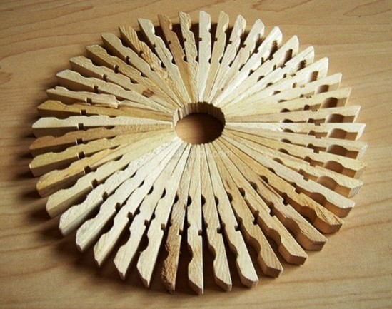 Making-teapot-mat-with-pegs-03.jpg