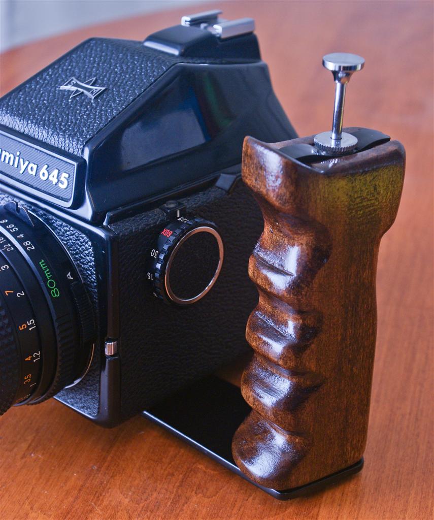 Mamiya 645 Grip-2 (Custom).jpg