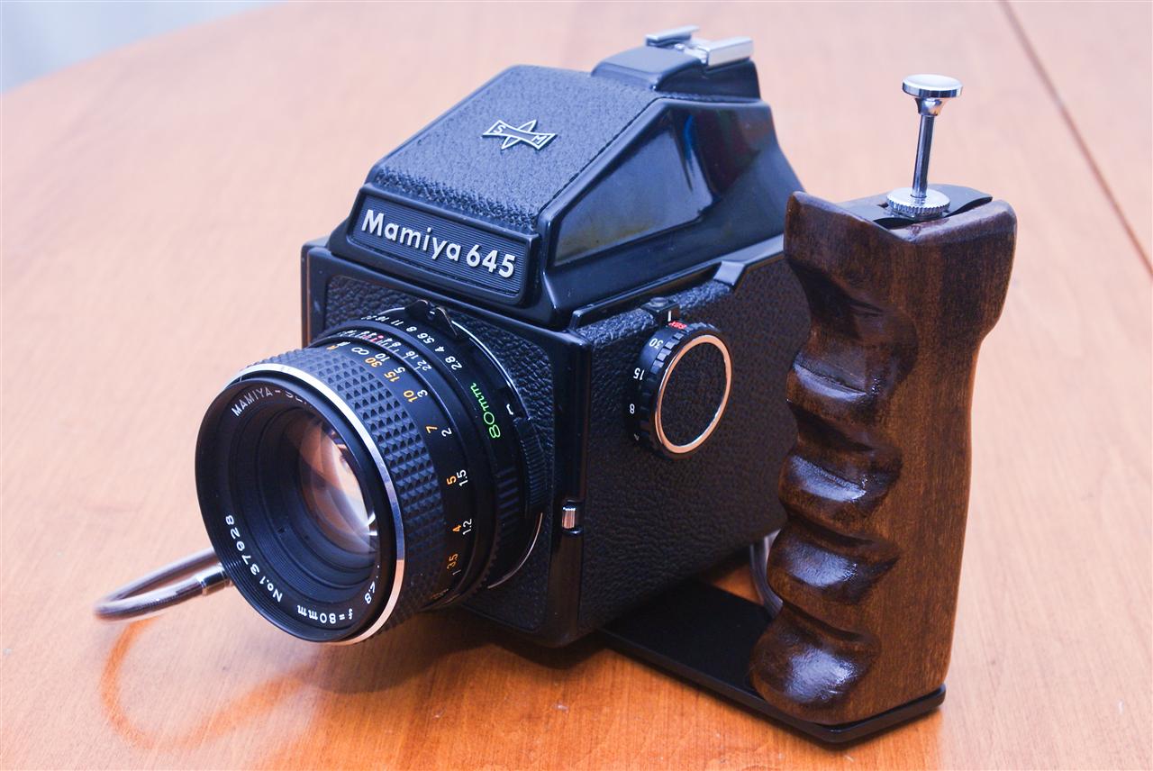 Mamiya 645 Grip-8 (Custom).jpg