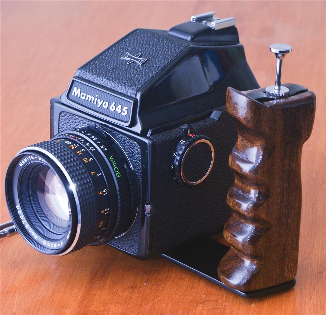 Mamiya 645 Grip-9 (Custom).jpg