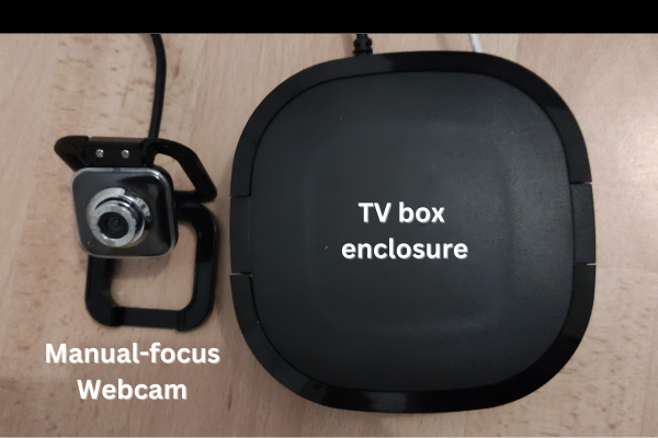 Manual-focus Webcam.png