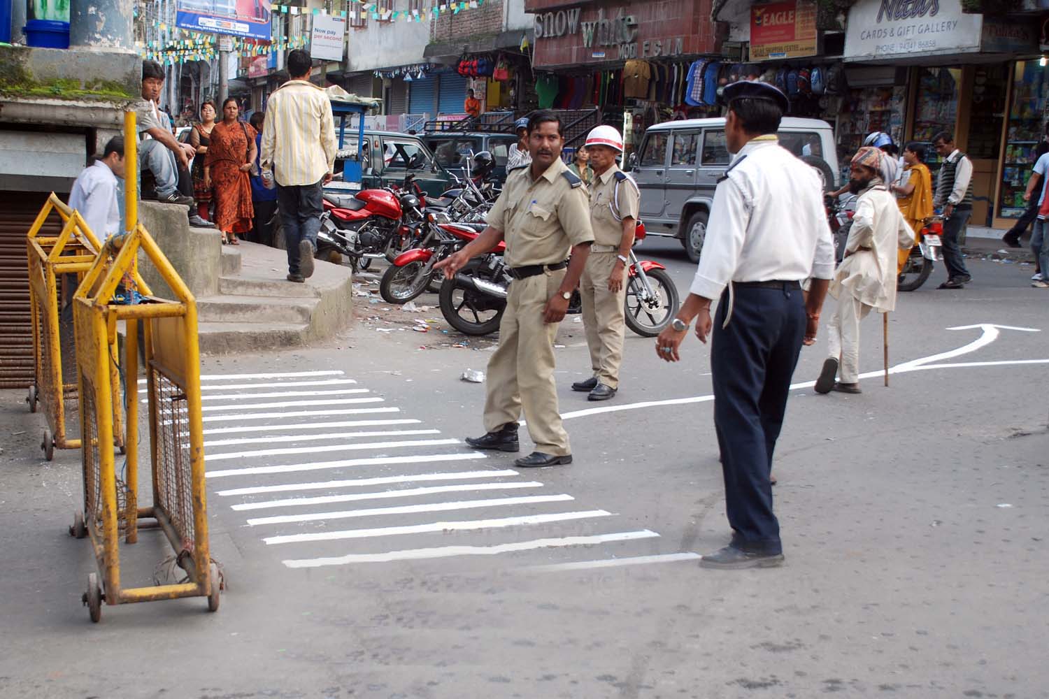 Marking of zebra crossing in Kalimpong Damber Chowk.jpg