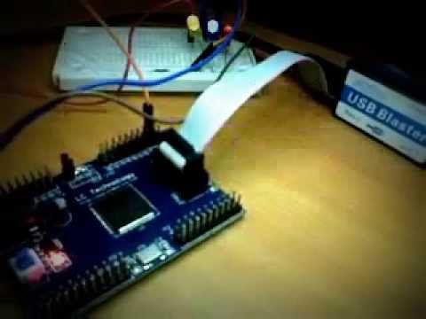 Max II EPM240 CPLD Altera- Blink Leds