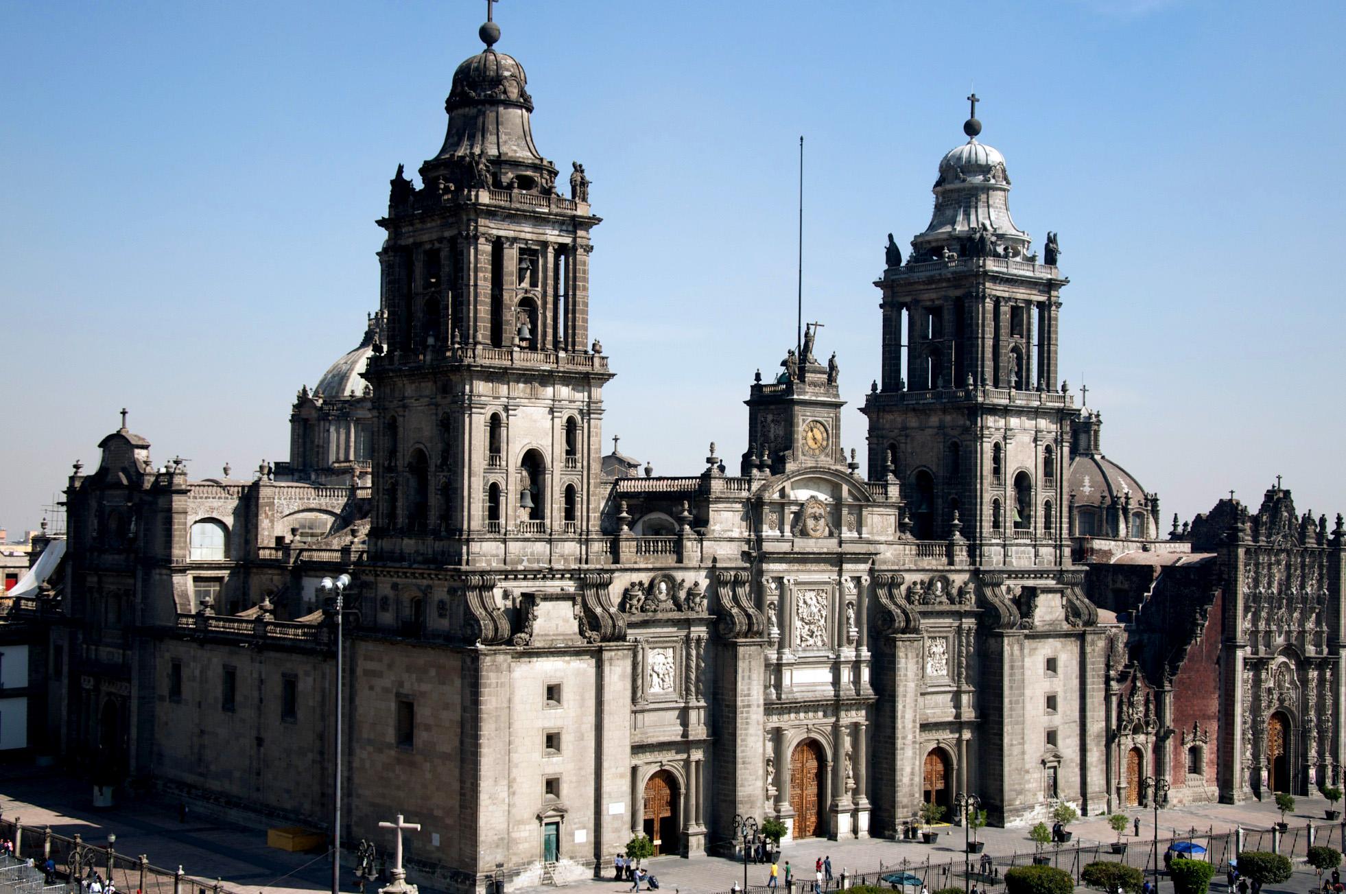 Mexico_City_Metropolitan_Cathedral_-_panoramio.jpg