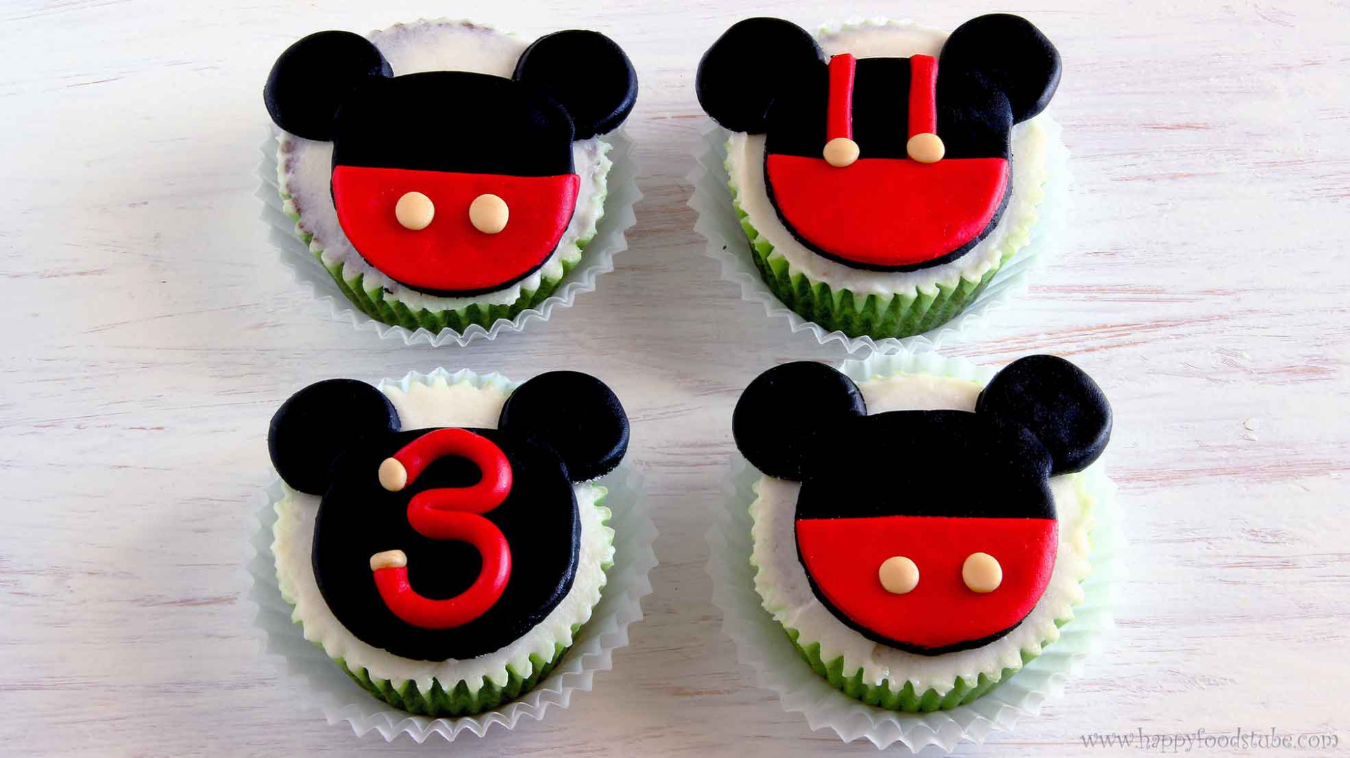 Mickey-Mouse-Fondant-Cupcake-Toppers.jpg