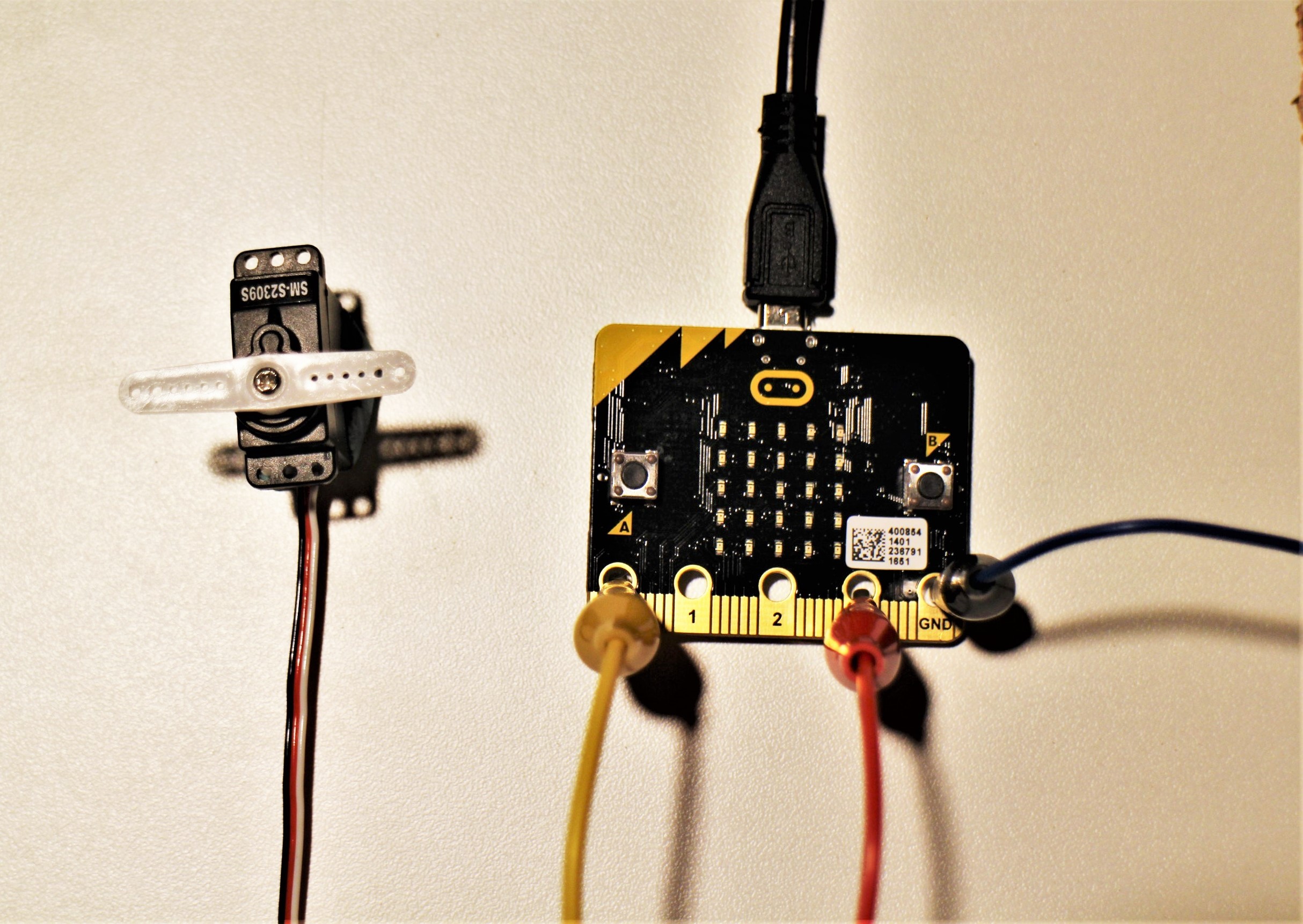 MicroBit_Servo-ConnectionsV2.jpg