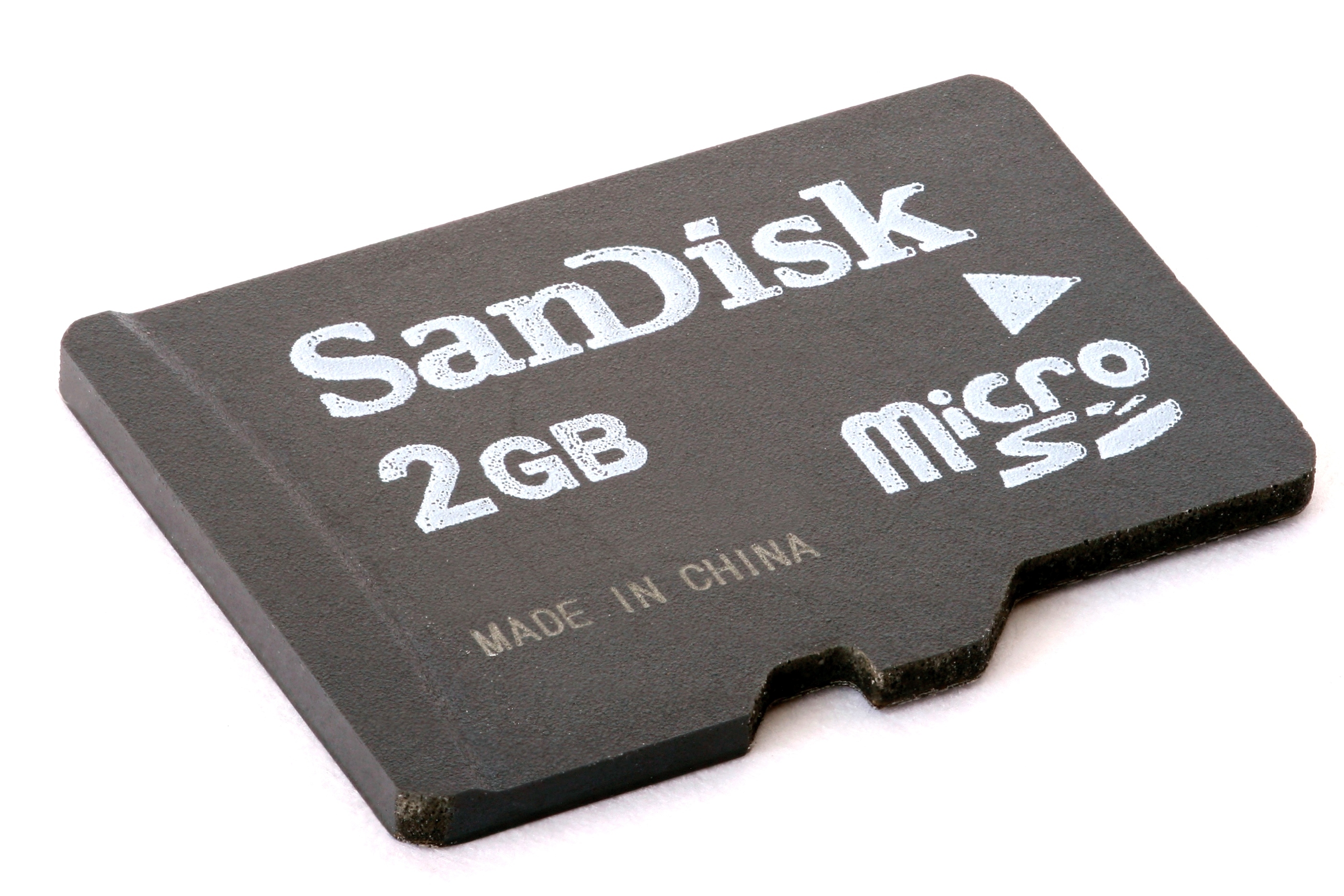 MicroSD_card_2GB_focus-stacked.jpg