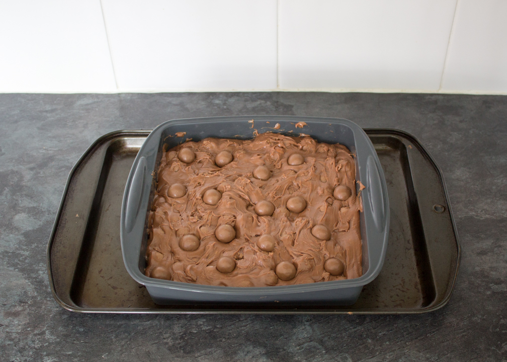 Microwave Maltesers Fudge-4.jpg