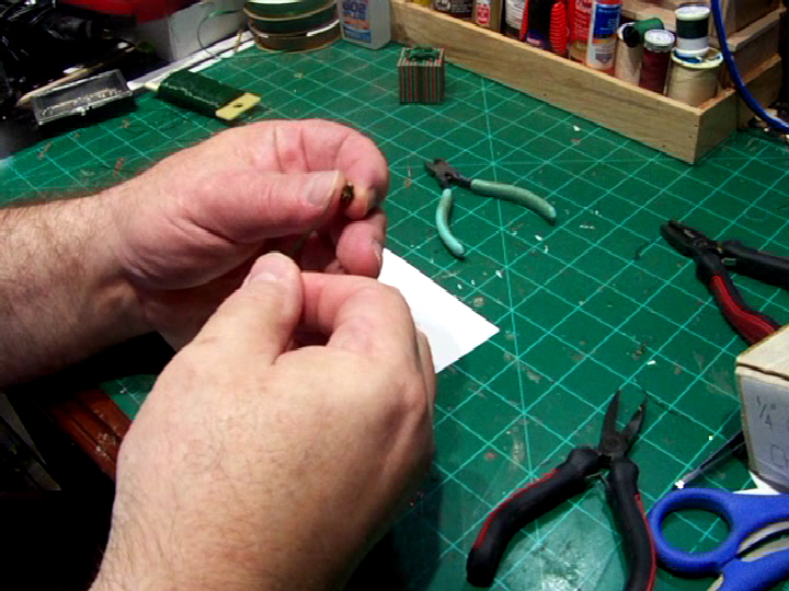 Mini Xmas Wreath Making (19).Movie_Snapshot.jpg