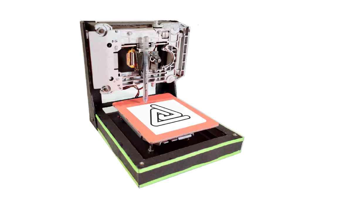 Mini cnc plotter.jpg