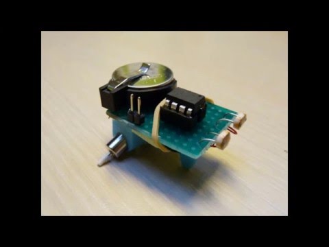 Mini light seeker robot