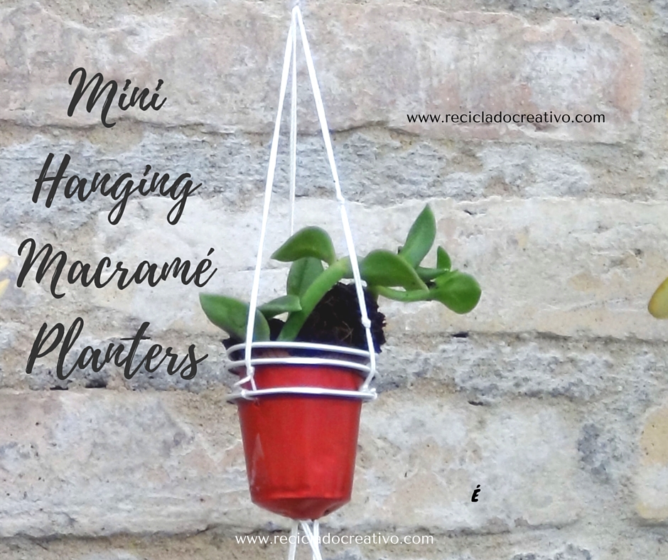 Mini macram&eacute; hanging planters (5).jpg