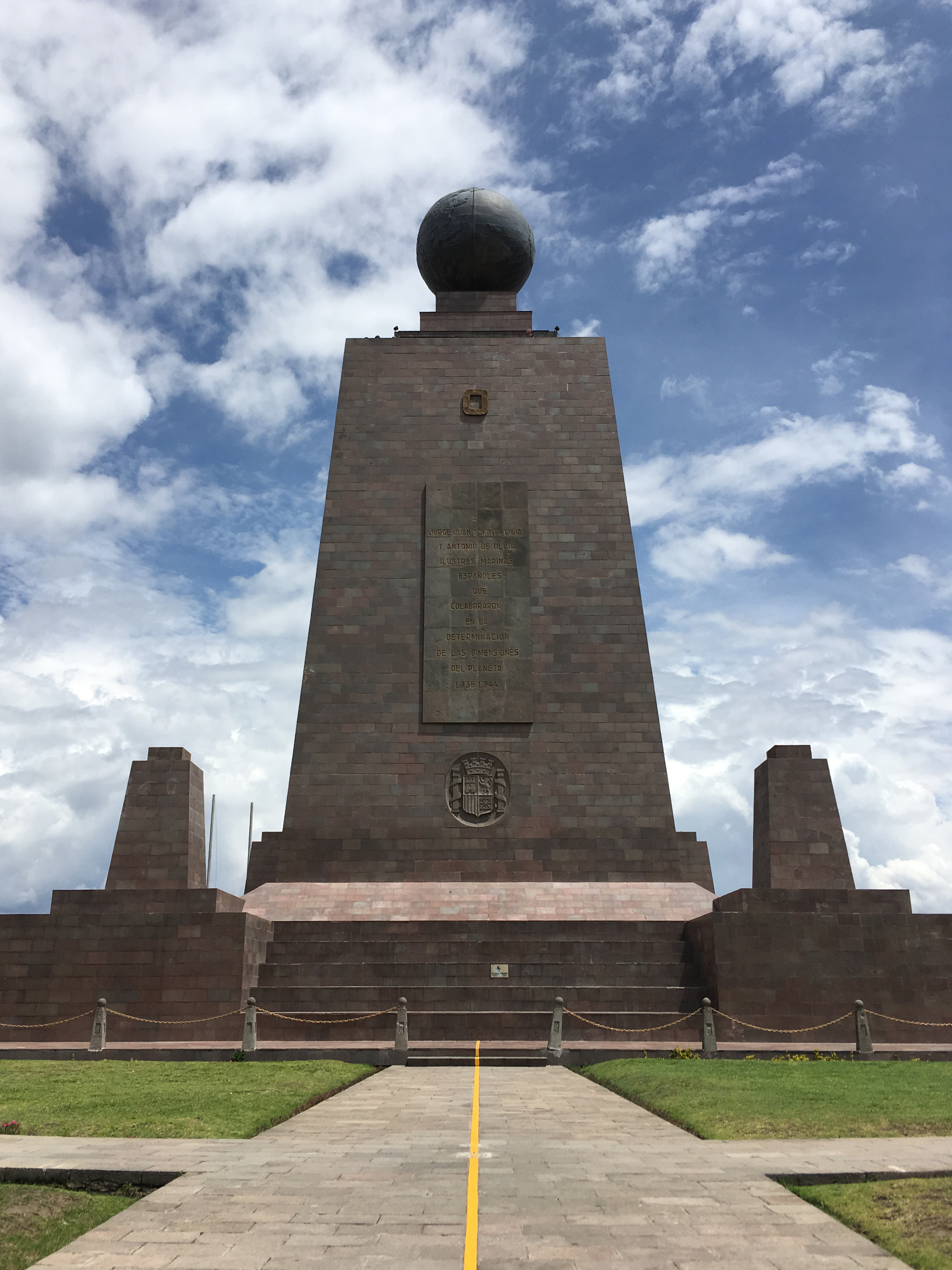 Mitad_del_Mundo_01.jpg