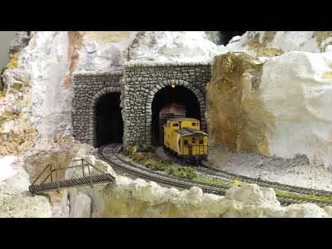Model Railroad Automatic Tunnel Lights