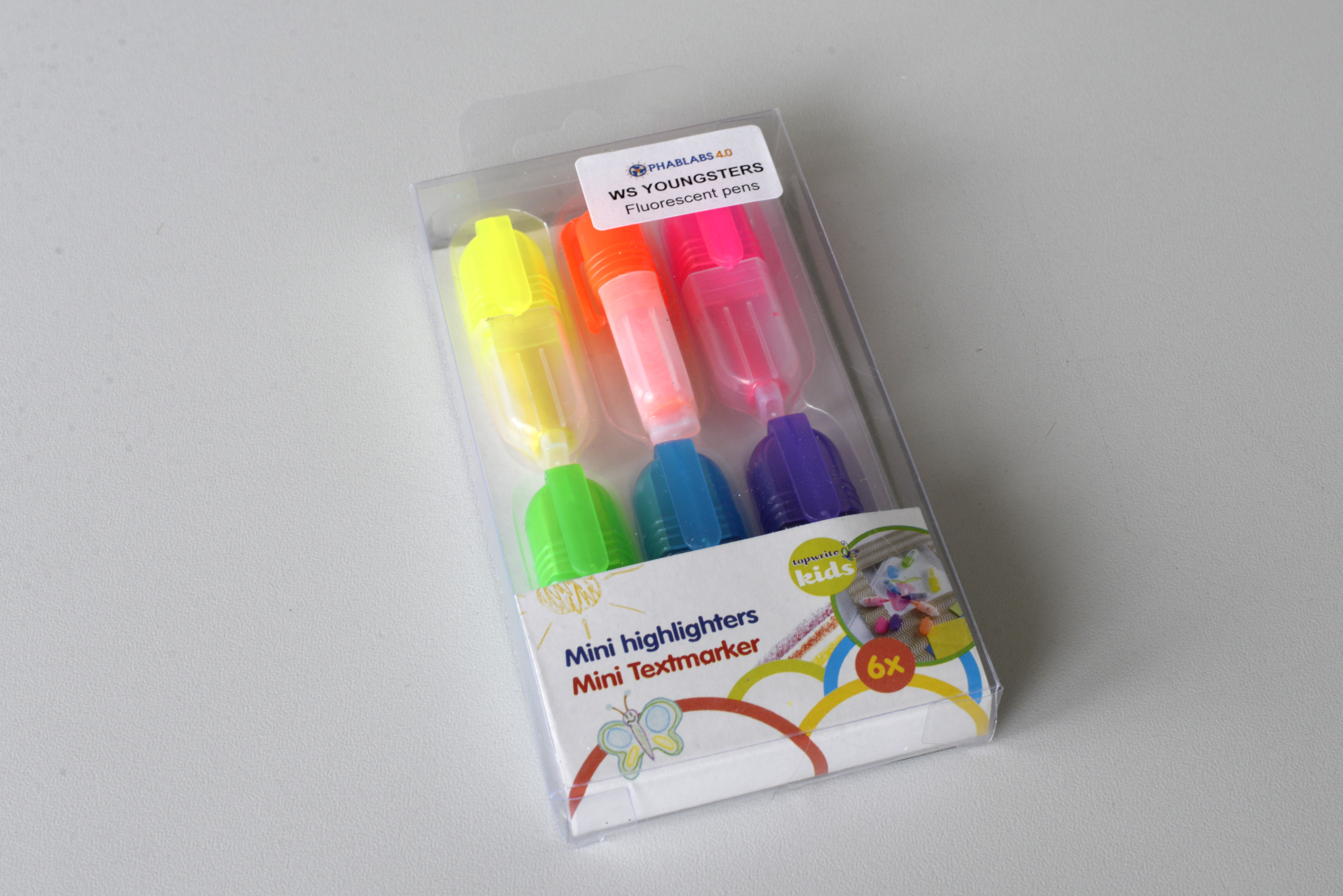 NUIG_YM_8_fluarescent highlighter pens.jpg