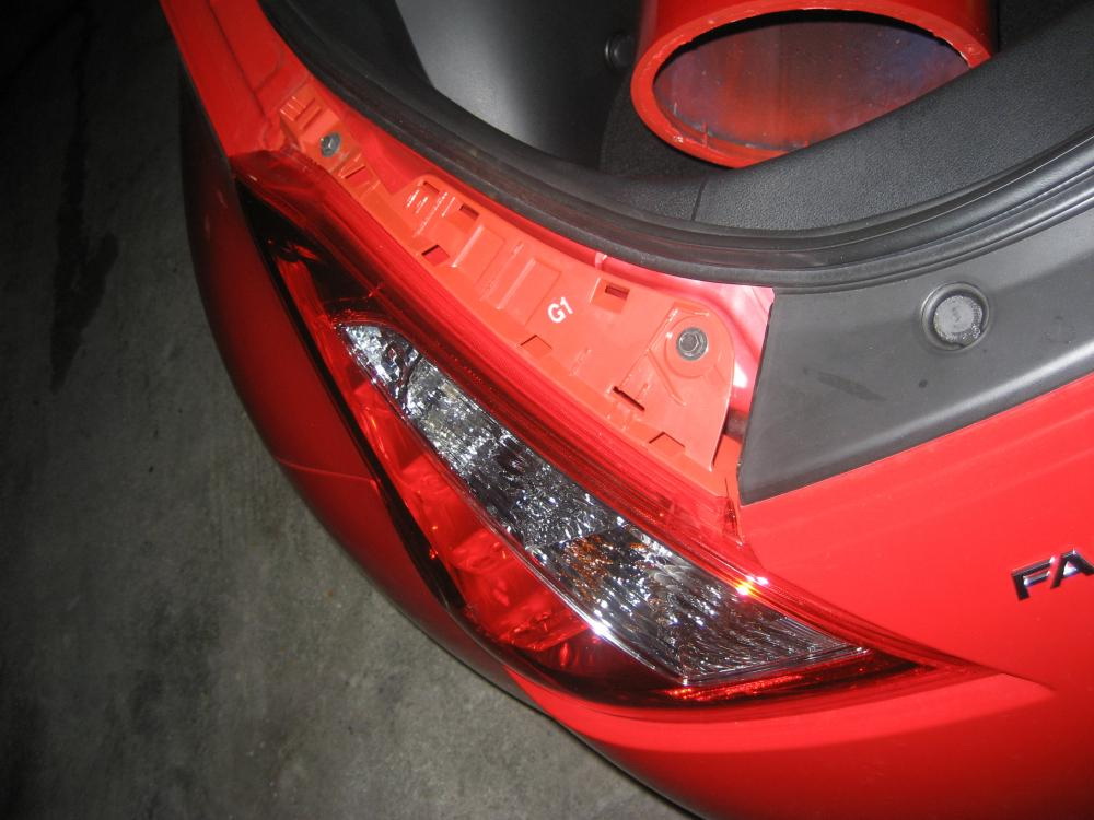 Nissan-LED-rear-fog-11.jpg