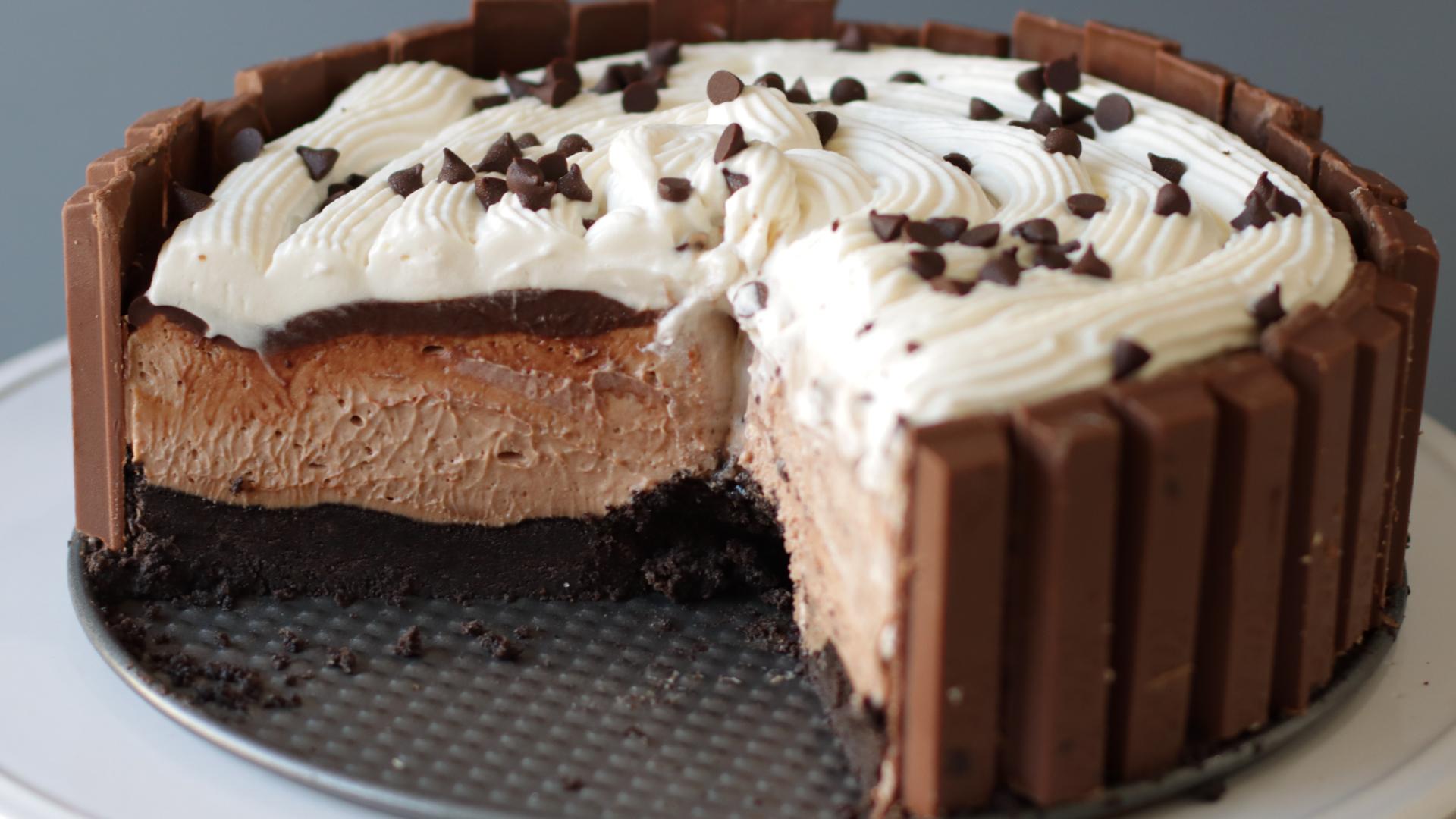 No Bake Chocolate Cheesecake With Kit Kats | Easy Cheesecake Recipe 3.jpg