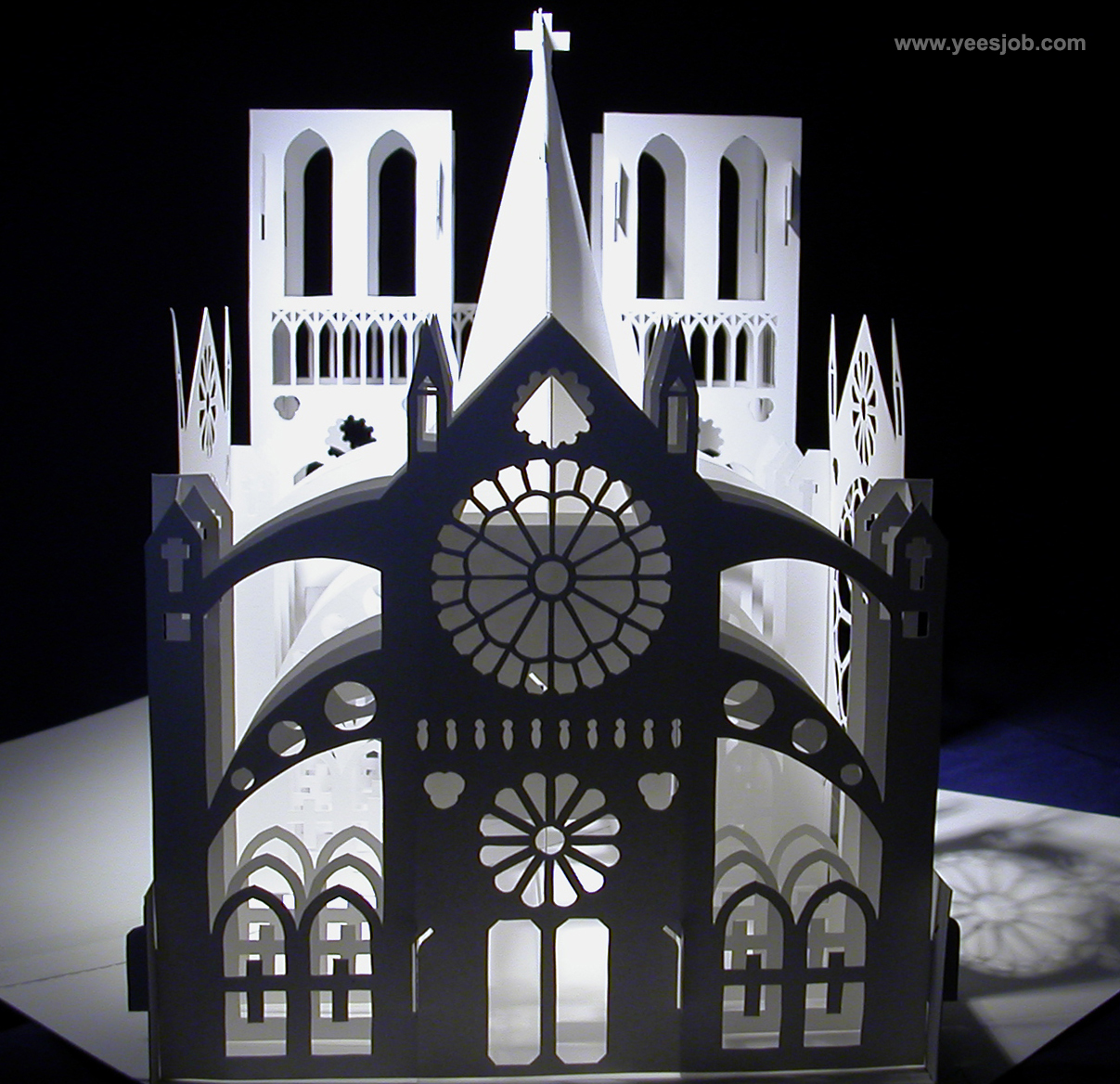 Notre Dame Kirigami popup origamic 08.JPG