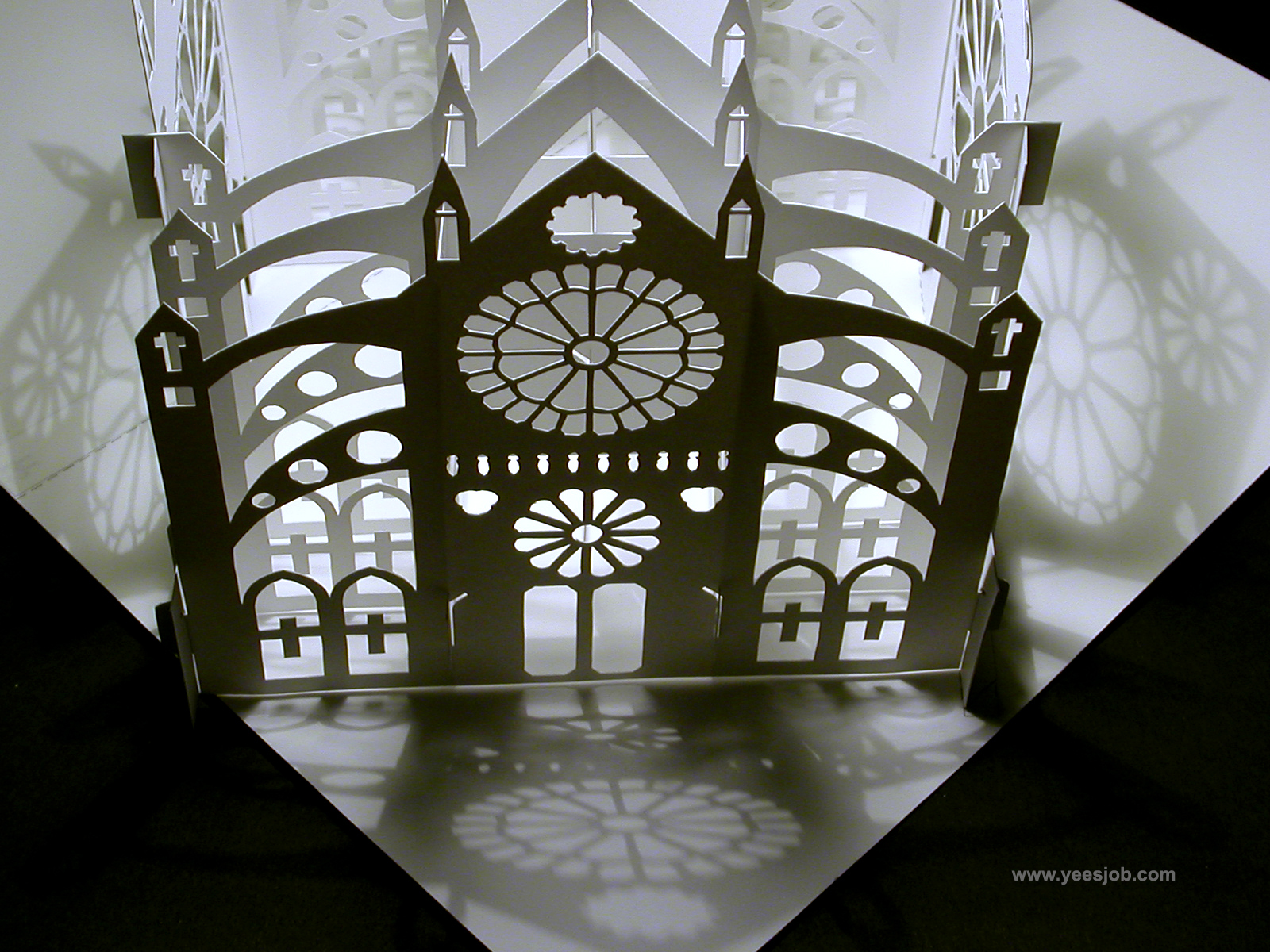 Notre Dame Kirigami popup origamic 09.JPG