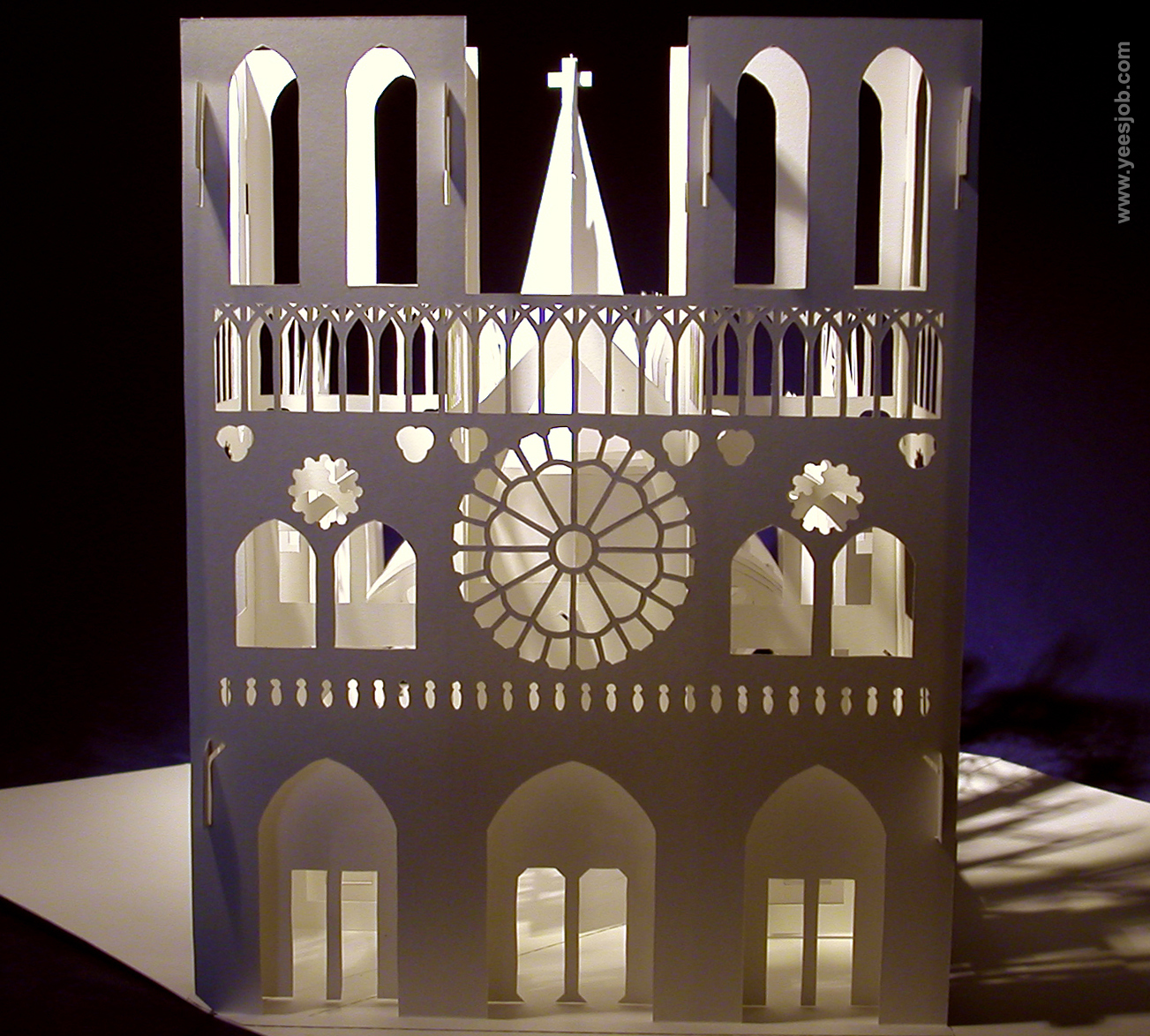 Notre Dame Kirigami popup origamic 10.JPG