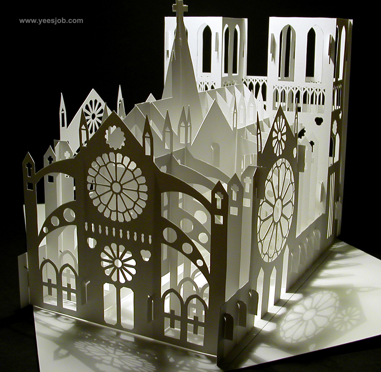 Notre Dame Kirigami popup origamic 11.JPG