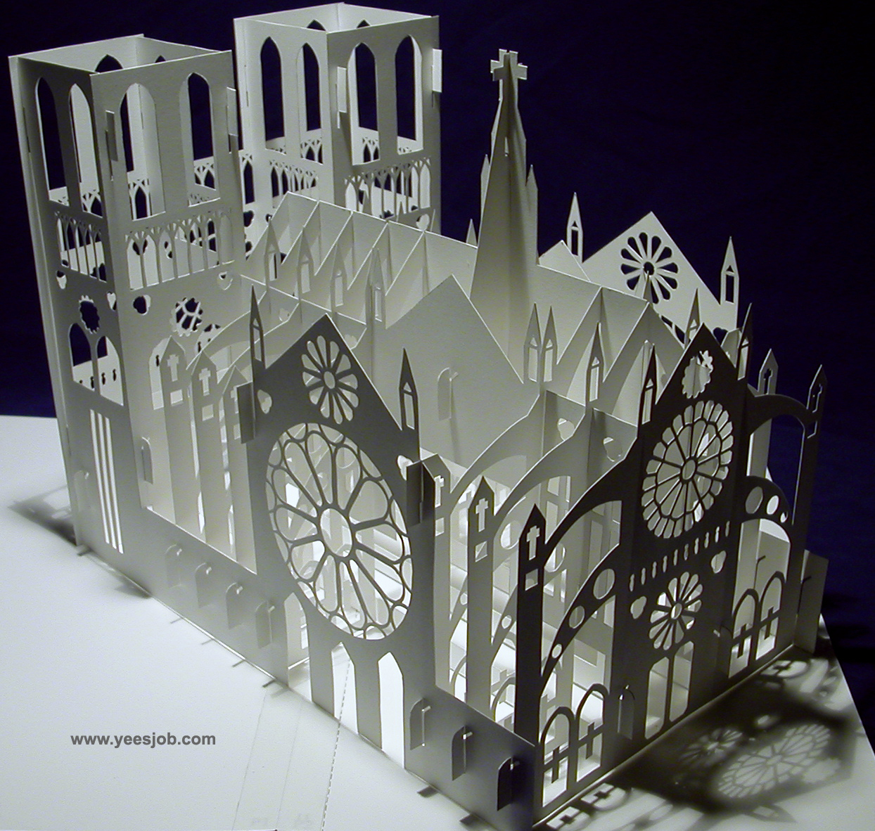 Notre Dame Kirigami popup origamic 14.JPG