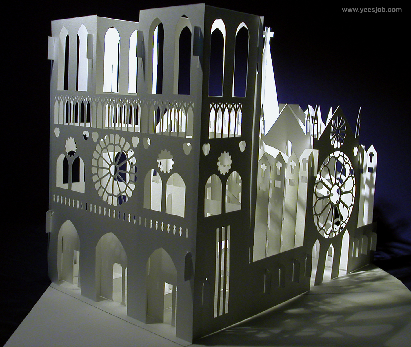 Notre Dame Kirigami popup origamic 15.JPG