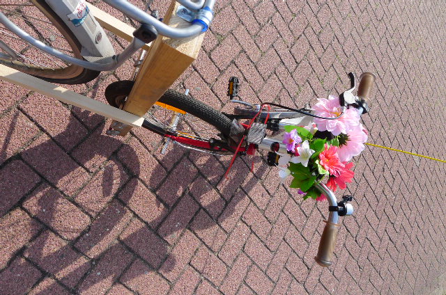 Openproducts_-_bike_connected_-_problem_in_curve.jpg