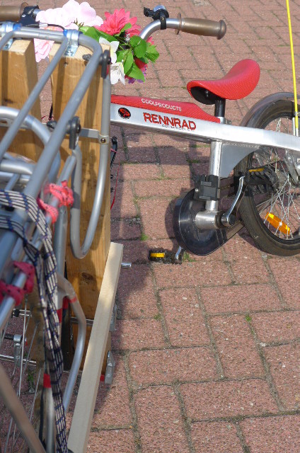 Openproducts_-_bike_connected_-_tilting.jpg