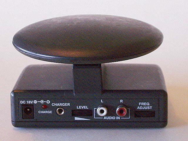 Optimus900MHzWirelessAudioTransmitter-RearView.jpg