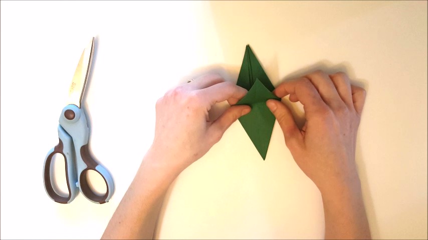 Origaminis - How to Fold a Beholder_Moment(12).jpg