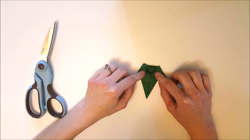 Origaminis - How to Fold a Beholder_Moment(17).jpg