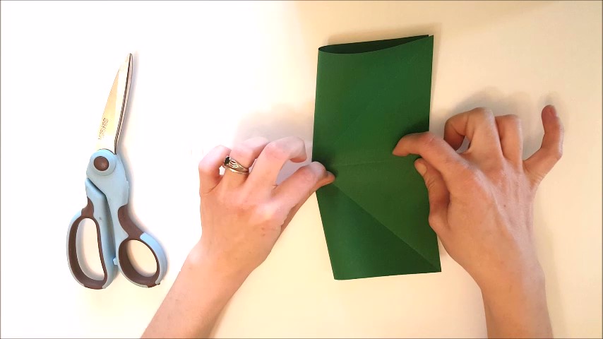 Origaminis - How to Fold a Beholder_Moment(4).jpg