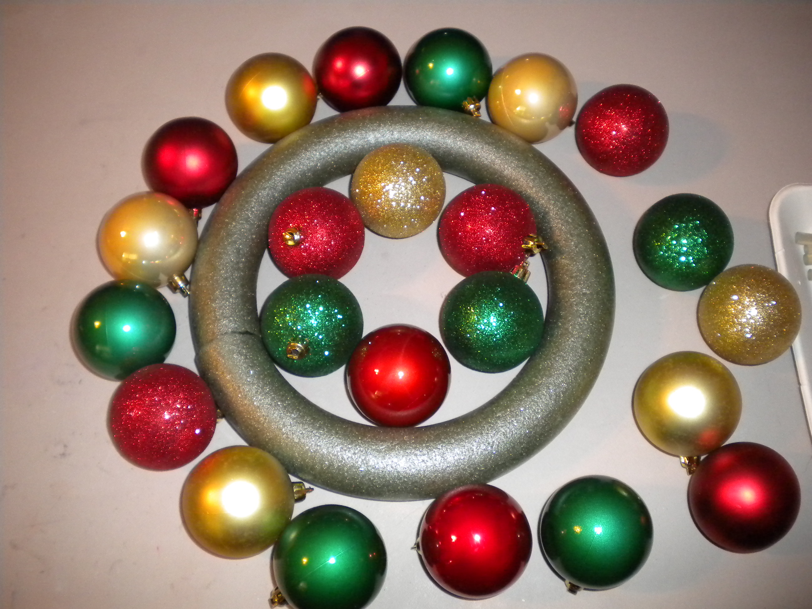 Ornament Wreath 002.JPG