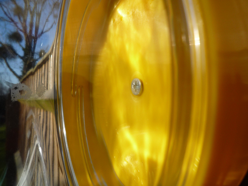 P1020796-screw-head-in-lid.jpg