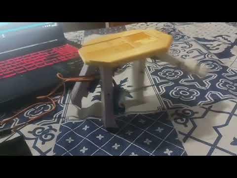 PROTOTIPO ROBOT QUADRUINO