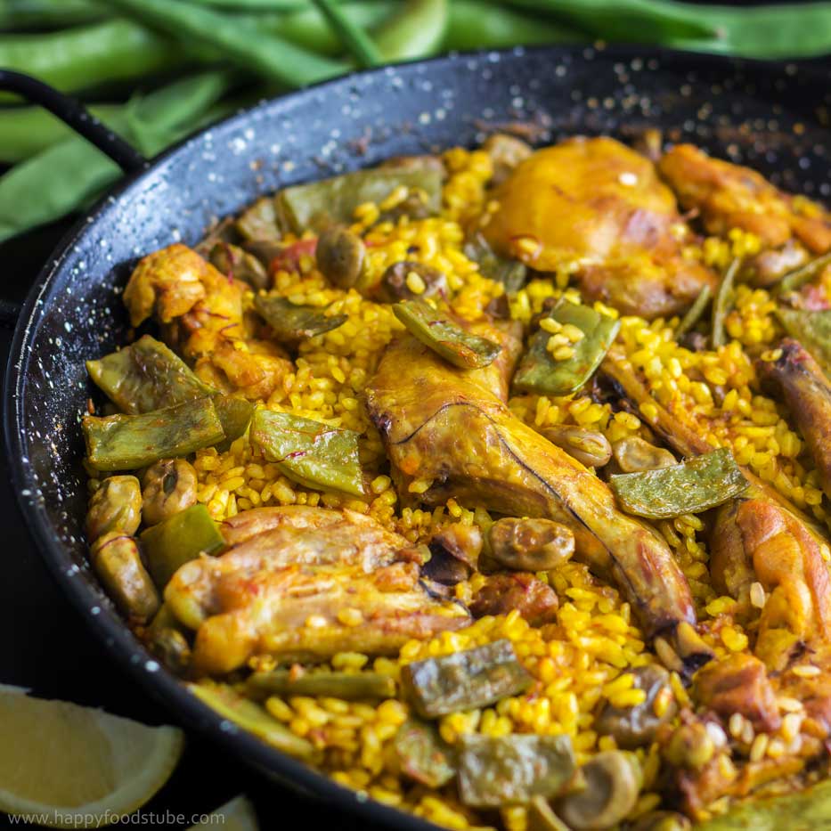 Paella-Valenciana-Close-Up.jpg