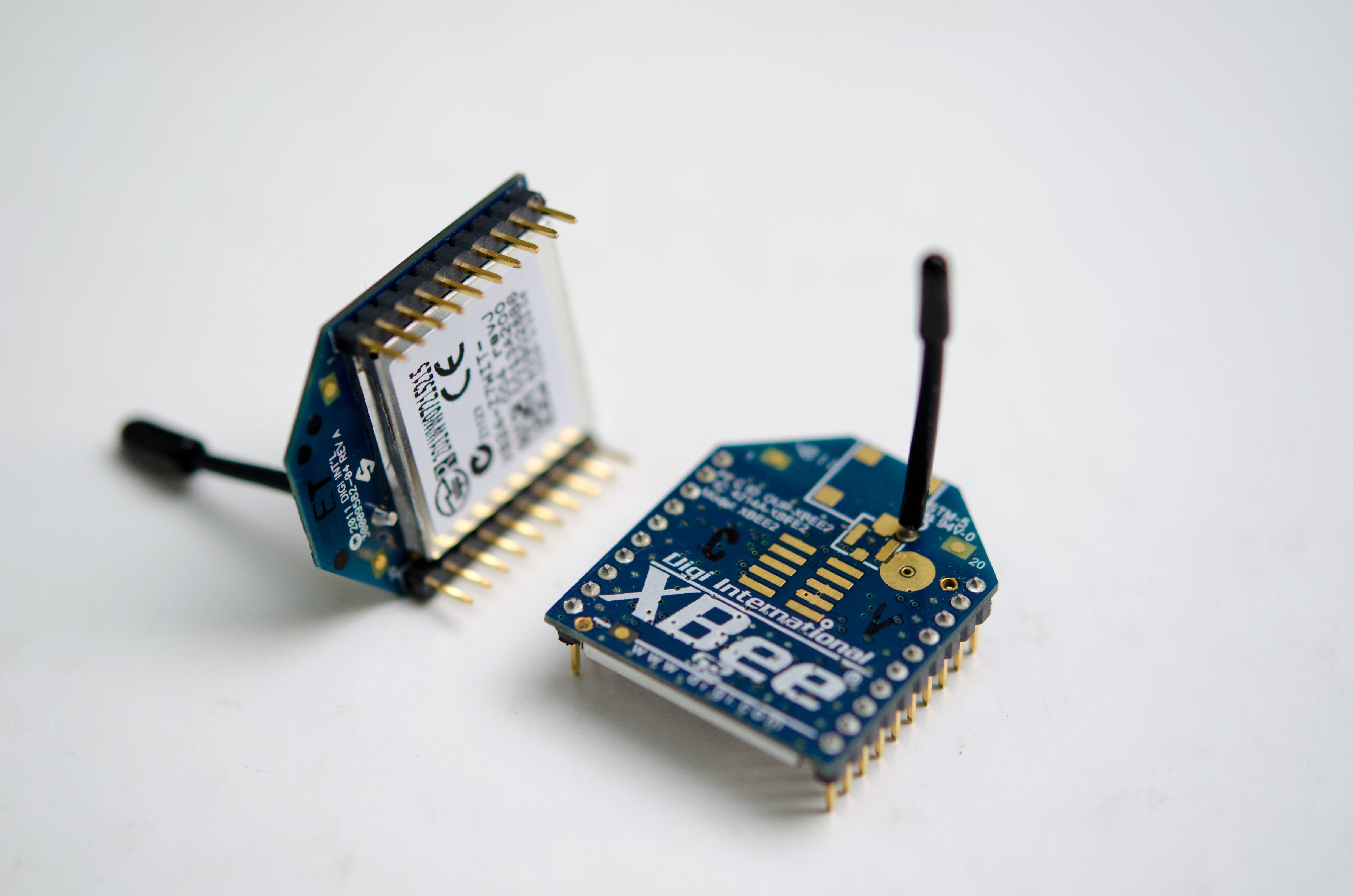 Pair_of_XBee_Series_2s_with_Whip_Antennas.jpg